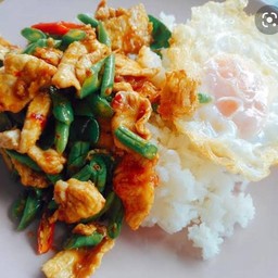หมูผัดพริกแกงถั่ว ราดข้าว