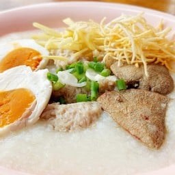 Pork Congee With Liver And Salted Egg