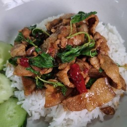 ข้าวกะเพราสามชั้น