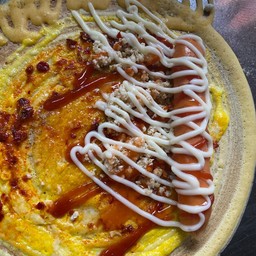 โตเกียวจัมโบ้ไส้ ไข่+ไส้กรอก+หมูสับ+พริกเผา