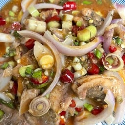 ยำปลากระป๋อง (กับข้าว)