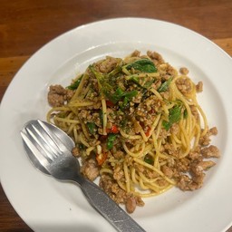 สปาเก็ตตี้ขี้เมาเนื้อสับ/เนื้อชิ้น