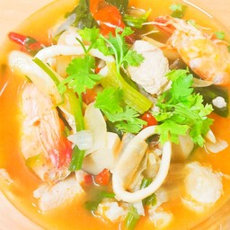 ต้มยำน้ำข้น กุ้ง หมึก หอย ปลา