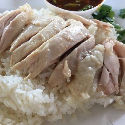 กระเพราตามสั่ง ร้านพี่ตุ๋ม