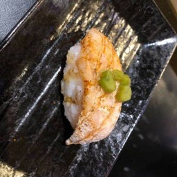 ซูชิท้องปลาแซลมอนเบิร์น