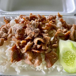 ข้าวหมูทอดกระเทียม