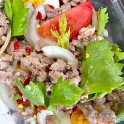 ยำไข่ต้มหมูสับ