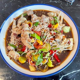 ตำขนมจีนตีนไก่