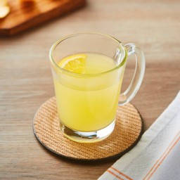 น้ำส้มยูสุน้ำผึ้ง (ร้อน)