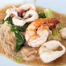 เส้นหมี่ราดหน้าทะเล