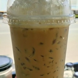 ล้านกาแฟหน้าบ้าน