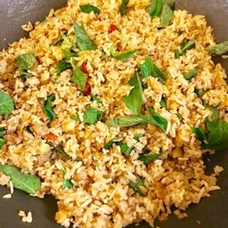 กระเพาคลุกข้าว[เลือกเนื้อสัตว์ได้ค่ะ]