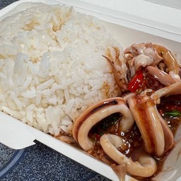 ผัดกะเพราหมึก
