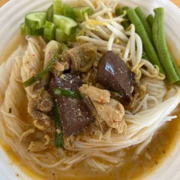 ขนมจีนแกงไตปลา&น้ำยากะทิปักษ์ใต้ ล้านBOON