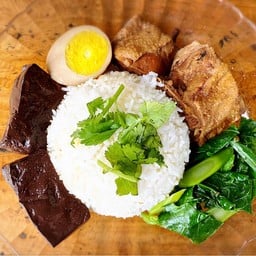 ข้าวหน้าเป็ดตุ๋น พิเศษ