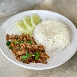 ข้าวราดกระเพรา สามชั้นสไลด์