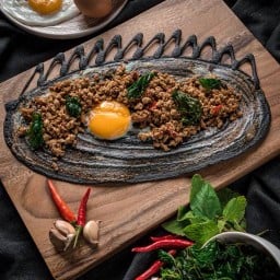 โตเกียวยักษ์นายเจ  สาขาพัทยา