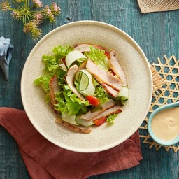 สลัดคอหมูย่างเลลาว