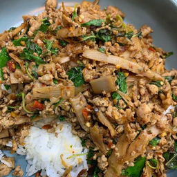 (อร่อยซ่ากับโค้ก) ข้าวกระเพราหมูสับหน่อไม้ดอง+โค้กถัง