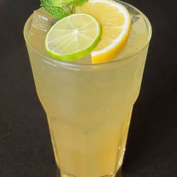 น้ำผึ้งเลมอนมะนาวเย็น (Iced Honey Lemon Lime)