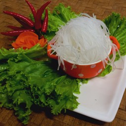 ยำลูกชิ้น สตรีท