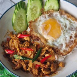 ข้าวไก่ผัดพริกเผา(ไม่รวมไข่)