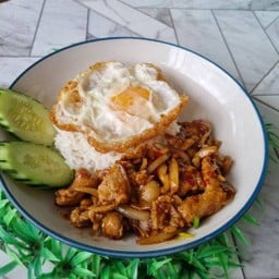 ข้าวสามชั้นผัดพริกเผา(ไม่รวมไข่)