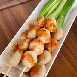 ลูกชิ้นเนื้อปิ้ง ชุดละ 3 ไม้ (Beef Ball 3 Sticks)
