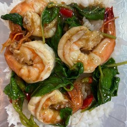 ข้าวกะเพรากุ้ง