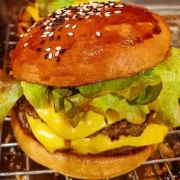 JAAB BURG burger homemade 1