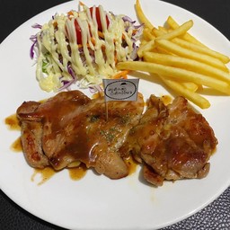 สเต็กสะโพกไก่พริกไทยดำ