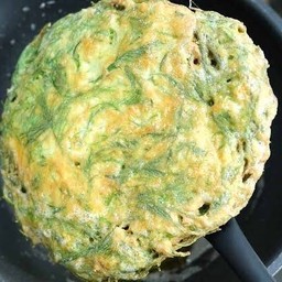 ไข่เจียวชะอมหมูยอ