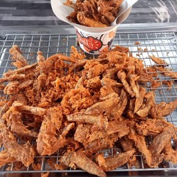 พี่หน่อยไก่ทอด ตลาดสันติสุข 3