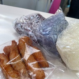 หมูทอดไก่ทอด คุณแหม่ม บิ๊กซีบางนา