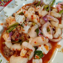 ยำเล็บมือนาง