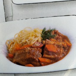 สปาเก็ตตี้ซี่โครงหมูอบซอสมะเขือเทศ