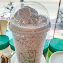 นมสด โอริโอ้ปั่น Fresh Milk Oreo Smoothie 鲜牛奶奥利奥冰沙