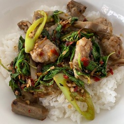 ข้าวกะเพราหมูรวม (ชามยักษ์)