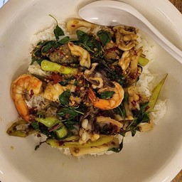 ข้าวกะเพรามหาสมุทร  (ชามยักษ์)