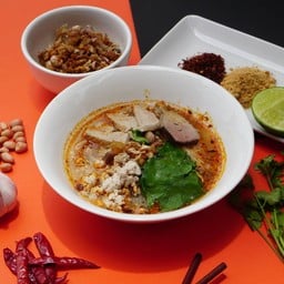 พิศมัย ก๋วยเตี๋ยวต้มยำตำลึง เปรี้ยวแซ่บน้ำมะนาวแท้ ตลาดถนอมมิตร 41F