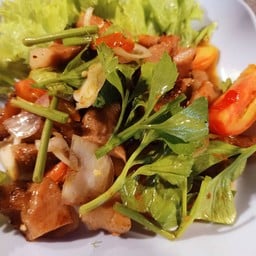 ยำคอหมูย่าง