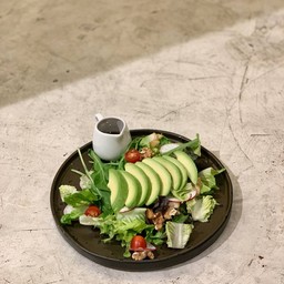 สลัดผักรวมอโวคาโด