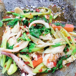 ข้าวกะเพรารวมมิตร