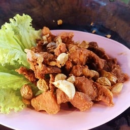 หมูทอดกระเทียม