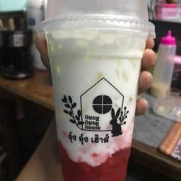 สตอเบอรรี่นมสด