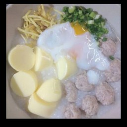 โจ๊กหมูใส่เต้าหู้ไข่ น้ำข้น