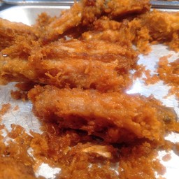 หมูทอด กระเทียมพริกไทย @ตลาดไนท์