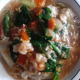 ราดหน้าทะเล
