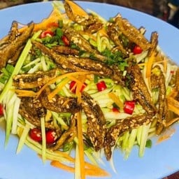 ยำมะม่วงปลากรอบ