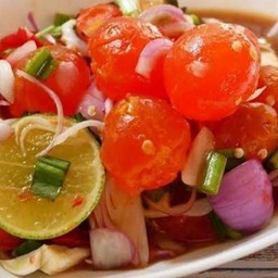 ยำขนมจีนไข่แดงเค็ม+หมูยอ